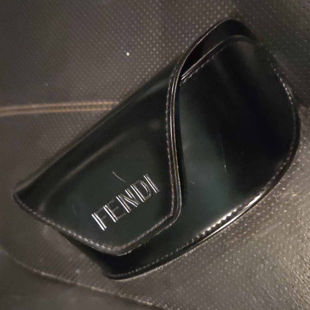 Fendi sunglasses case - Picture 5 of 5